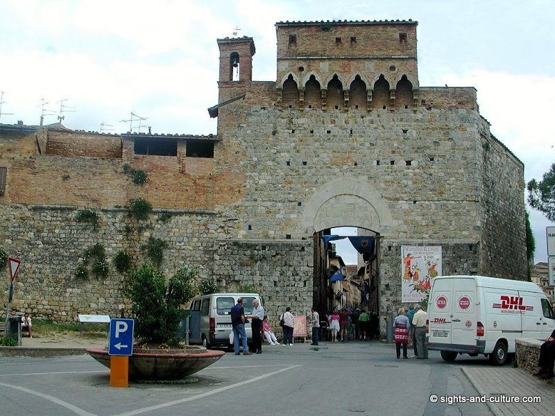 San Gimignano city gate, Parta Giovanni