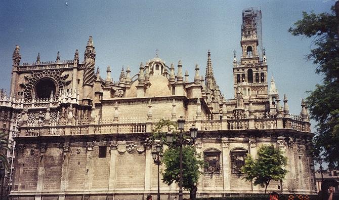 Spain-Sevilla-Cathedral-Giralda.jpg