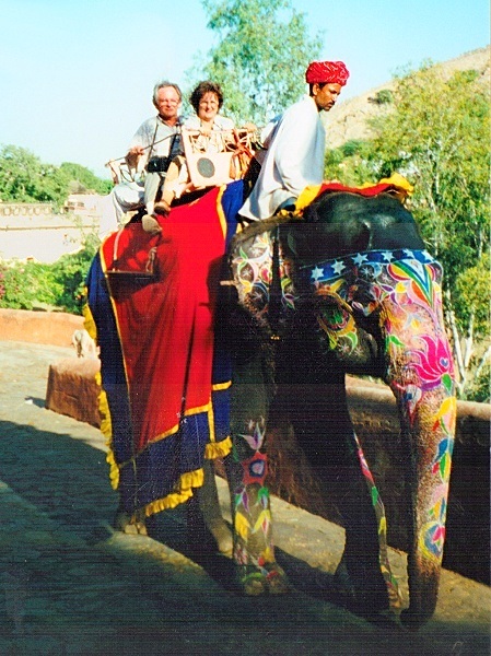 India Oct. 2000 Elefant ride to the Amber Fort